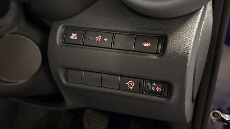 Nissan Juke 1.0 DiG-T 114 N-Connecta 5dr DCT Petrol Hatchback